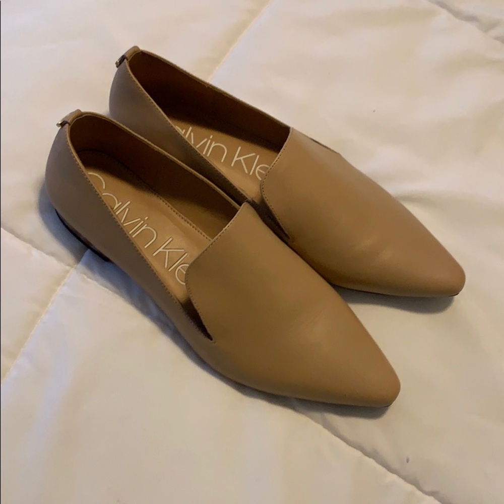 Calvin Klein Tan Flats Size 8.5
